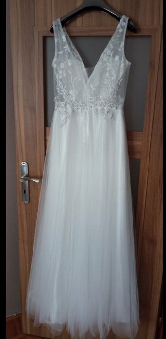 Piękna i lekka suknia ślubna