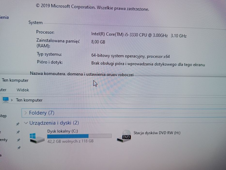 Komputer z monitorem
