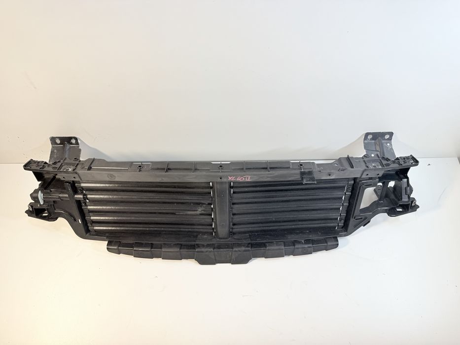 Volvo XC60 2 II wlot powietrza żaluzja elektryczna 18-26