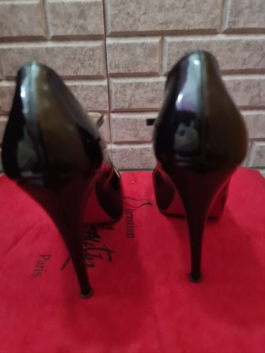 Sapatos Louboutin pump usados tamanho 37.5