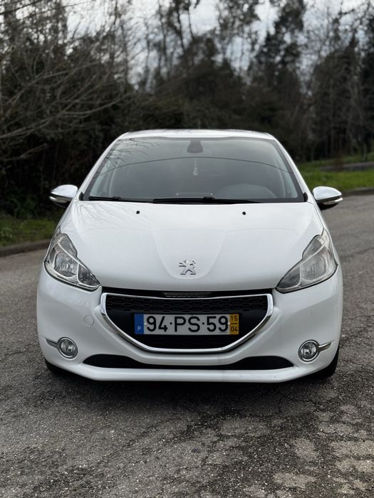 Peugeot 208 1.4 HDi Style 2015 • Muito Estimado • Oportunidade!