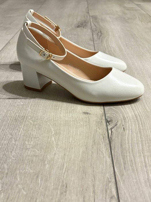 Туфлі жіночі білі