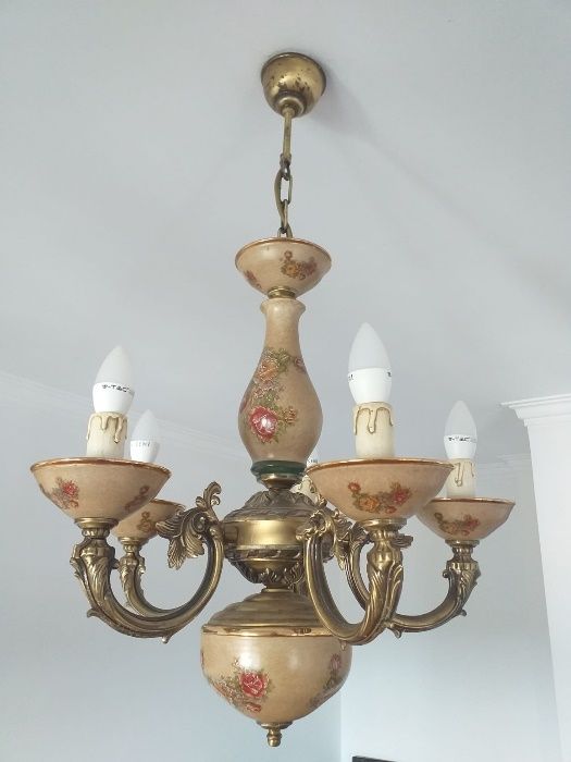 2 candeiros em porcelana e latao 100% nacional