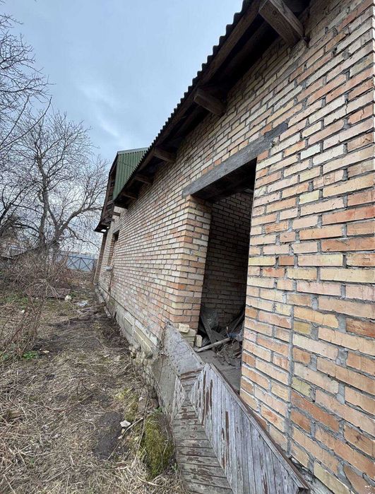 Продаж будинку під ремонт з великою ділянкою. Ціна  38 000 у.о.