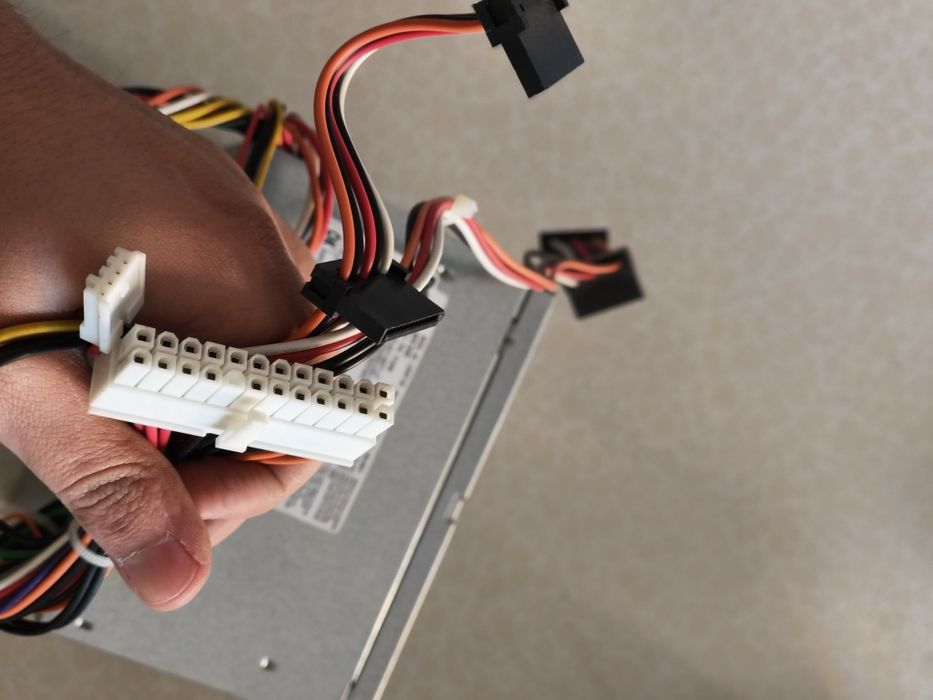 Fonte Dell 240W - testada e a funcionar64740730324226122