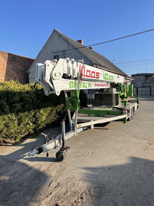 Żuraw Klaas K 21-31 TSH  z podestem roboczym.