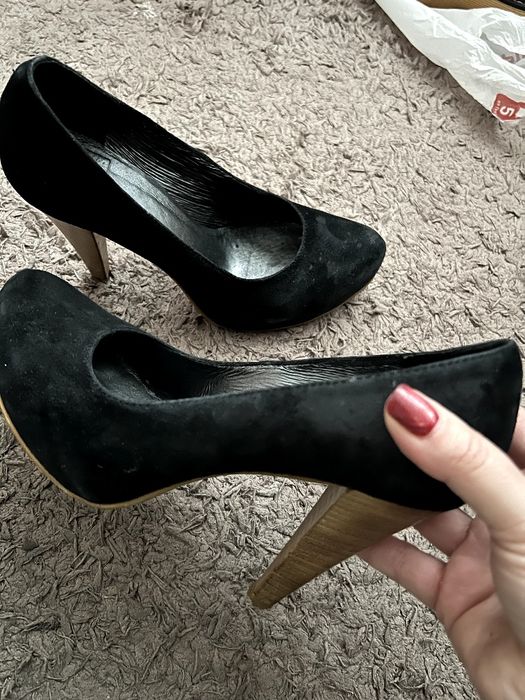 Продам туфлі,натур.Замша