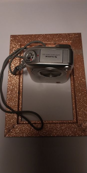 Aparat  w kolorze srebrnym