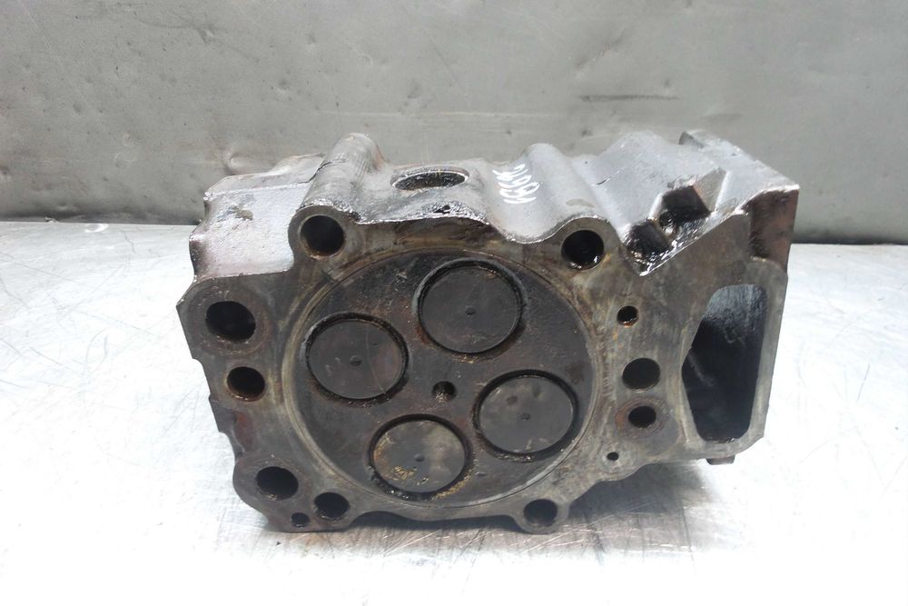 Głowica do silnika Scania DC 1102. Cylinder head Scania DC 1102