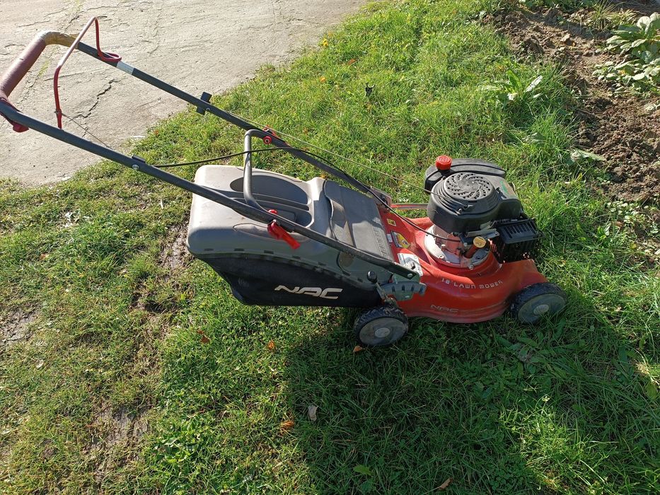 Kosiarka spalinowa  ( mało używana )- stan bardzo dobry
