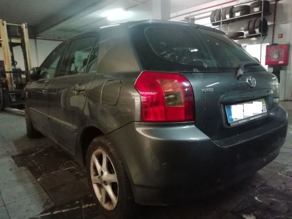 Toyota Corolla  E12 U