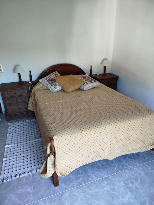 Alugo quarto para 2 pessoas