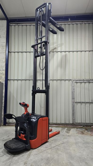 Porta-Paletes Linde L14  "Stacker"