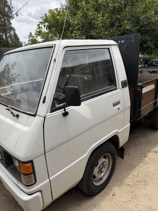 Carrinha mitsubishi l300 vendo ou troco por algo do meu interesse