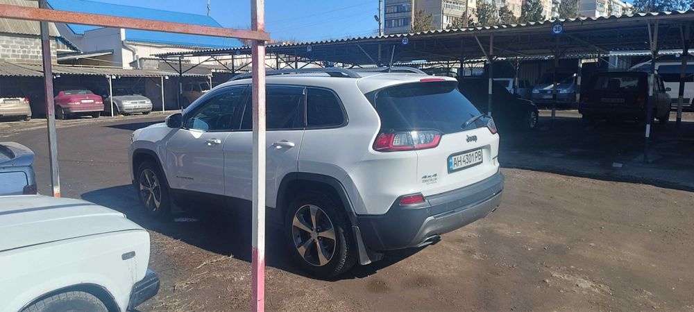 обменяю или продам джип чероки кл