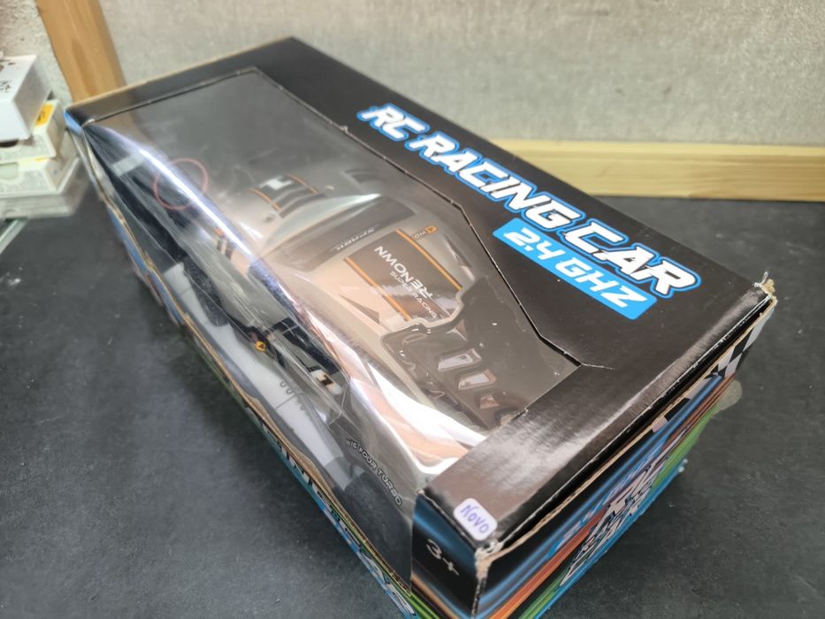 Carro de Corridas Telecomandado