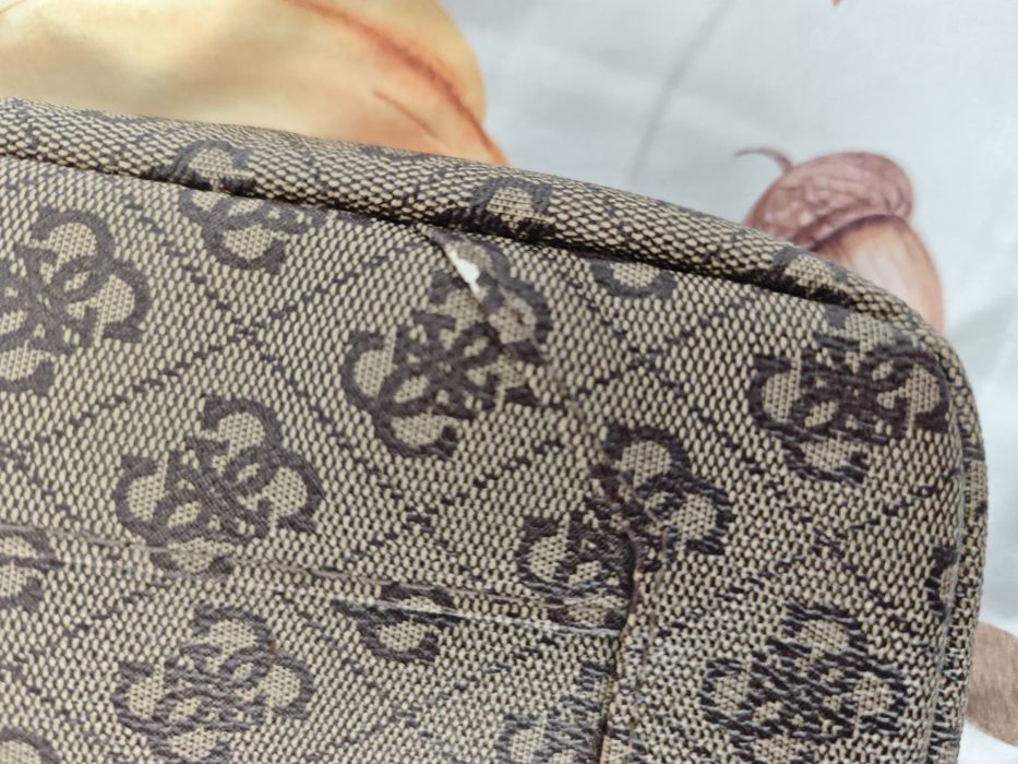 Torebka torebeczka Guess w monogram