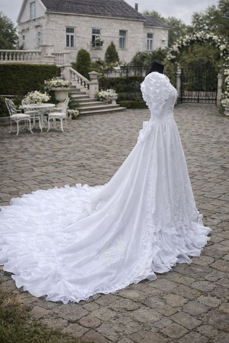 Вінтажна весільна сукня