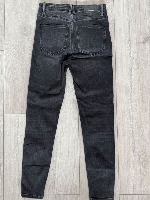 Sprzedam jeansy skiny damskie