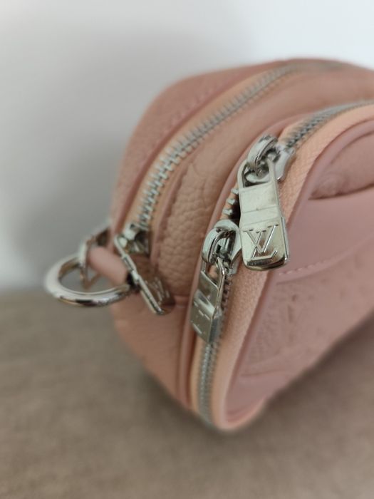 Bolsa tiracolo rosa LV com saco muito arrumação com 2 fechos  prateado