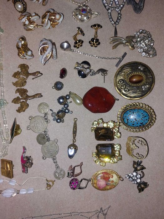 Брошка (кулон, серьги, бижутерия) из СССР.