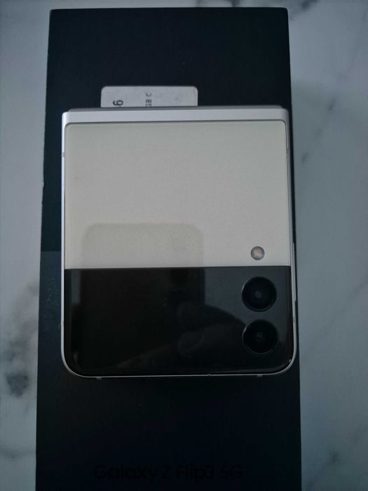 Smartfon Samsung Galaxy Z Flip 3 5G 256GB beżowy