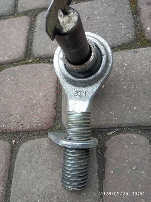 Końcówka śruby rzymskiej