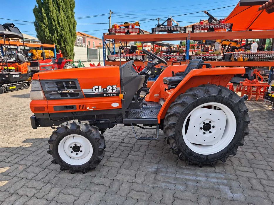 CAMPANHA - Trator Kubota GL23 | [4x4] | Direção Assistida | 4 Pneus Novos