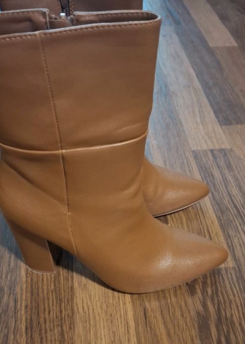 Kozaki brązowe na słupku 40 botki