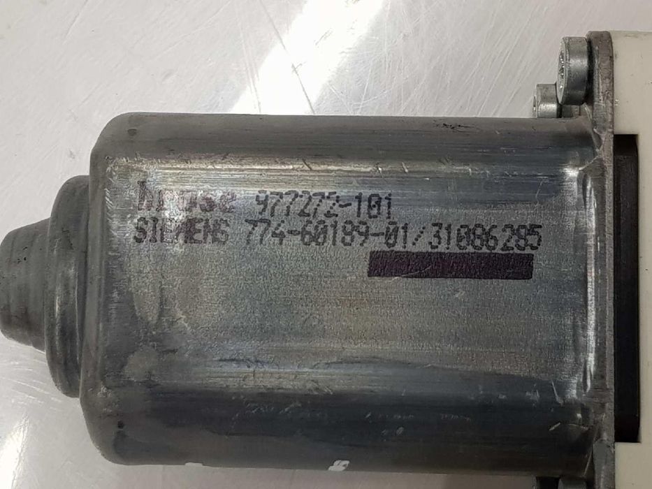 MOTOR ELEVADOR DE VIDRO TRASEIRO DIREITO AUDI Q7 2008