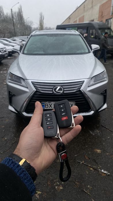 Ключі автомобільні чіпи корпуса ремонт програмування