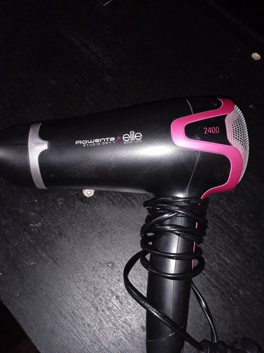 Продам фен. В отличном состоянии. Рабочий.