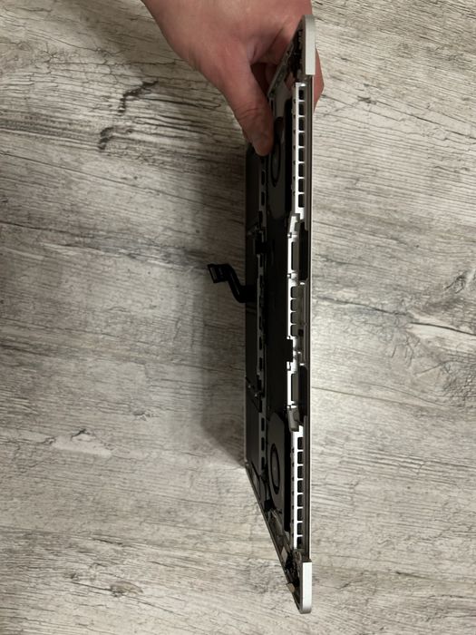 MacBook Pro 2018 2019 A1990 Разборка Аккумулятор Трекпад клавиатура