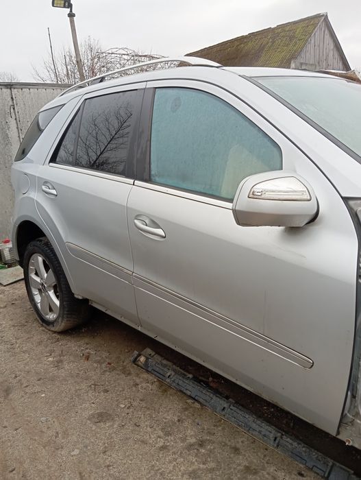 Boczki drzwi Mercedes ML w164