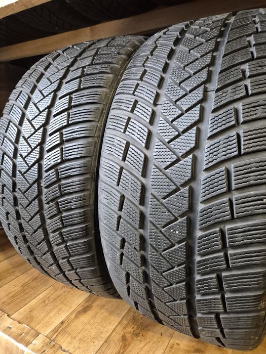 285/40/22 Vredestein para zima 7,5mm 20r
