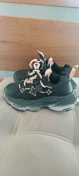 Кросівки для дівчинки