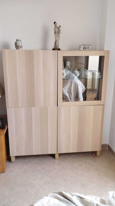 2 Moveis sala IKEA em excelente estado com 4 portas e 8 prateleiras