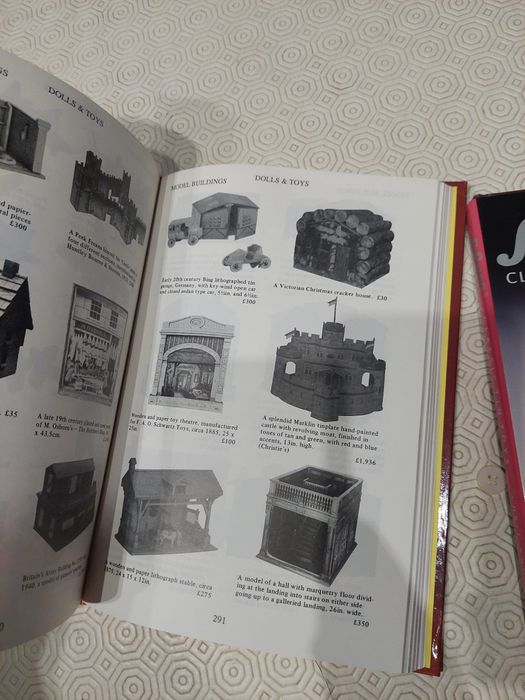 Extraordinário livro brinquedos lyle price guide