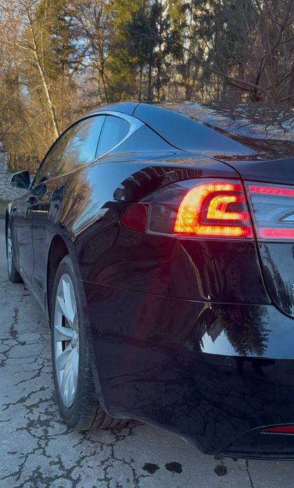 Оренда автомобіля Tesla Model S , Прокат авто Rent avto , Оренда авто