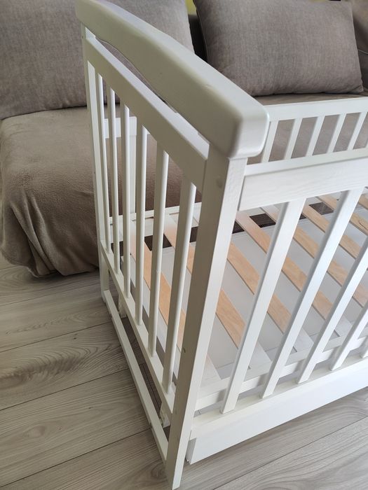 Ліжко дитяче біле з маятником та матрацом. 3 в 1 - Львів
