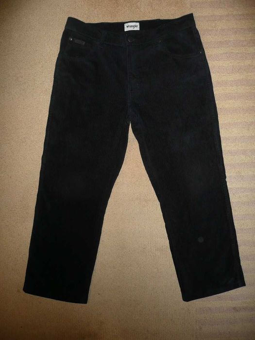 Spodnie sztruksowe WRANGLER W33/L29=44,5/93cm czarne