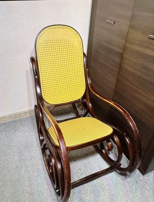 Fotel bujany rattanowy