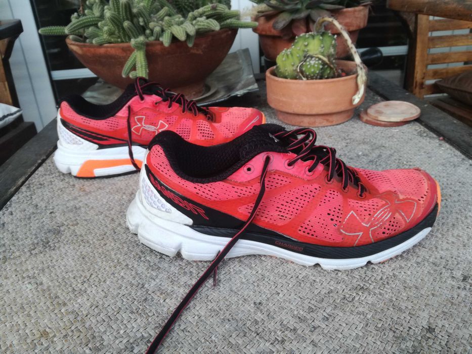 Tênis sapatilhas com atacador Under Armour Bandit