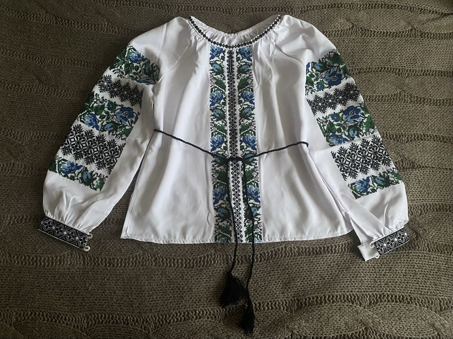Вишиванка жіноча нова