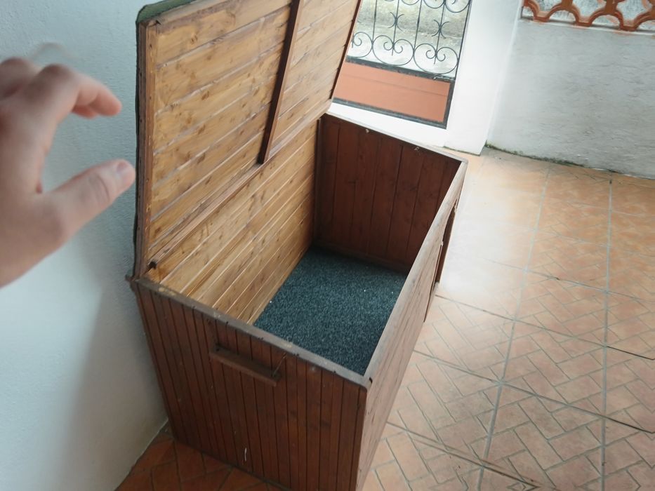 Casota para cão de madeira