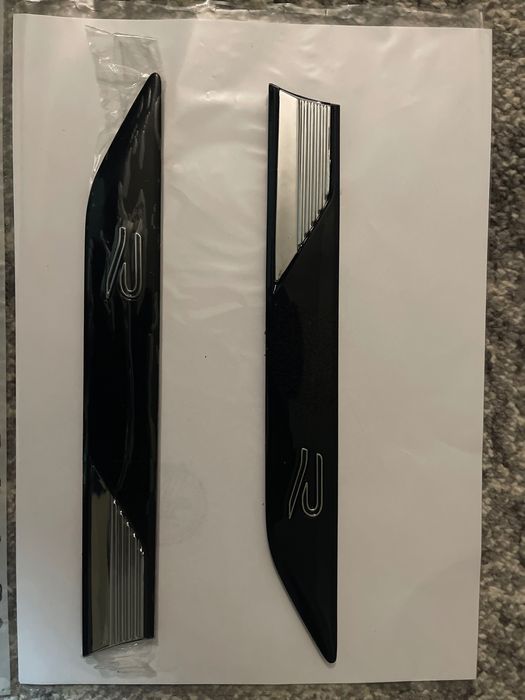 ШИЛЬДИК R-LINE эмблема на дверь Tiguan MK2 (2021-2024)