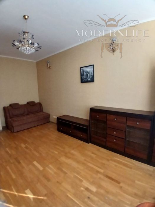 Продаж 1к квартири вул. Градинская 7