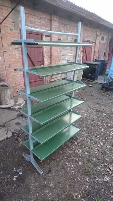 Стелажі вітринні сталеві