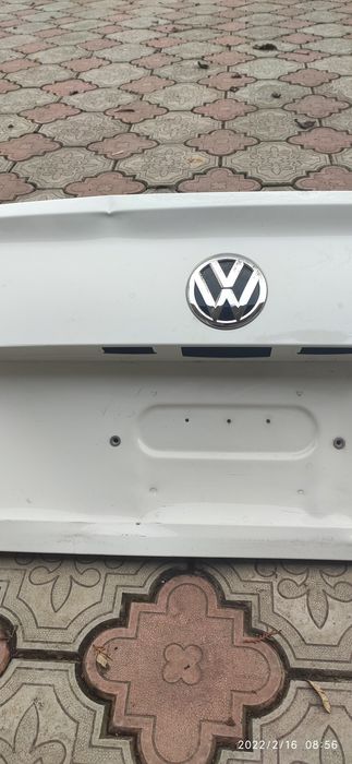 Крышка багажника Jetta MK7