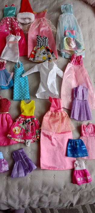 Zestaw lalek barbi z akcesoriami